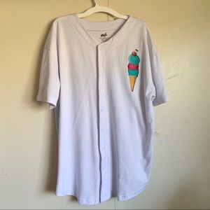 Casual oversize graphic button up top size large